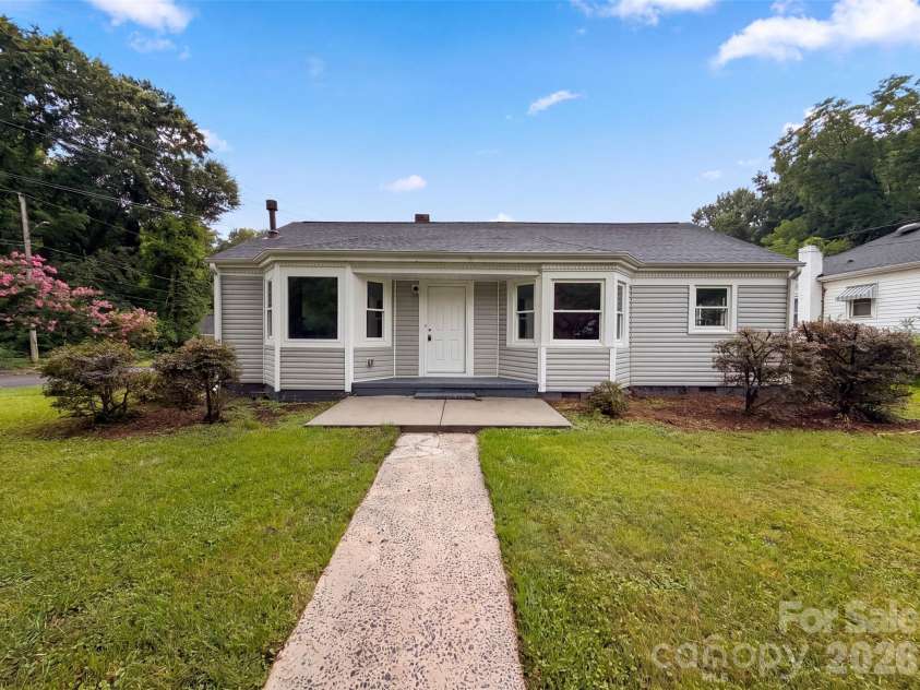 821 Jackson Street, Gastonia, NC 28052.  MLS# CAR4409545, YatesRealty ID 40934. 
