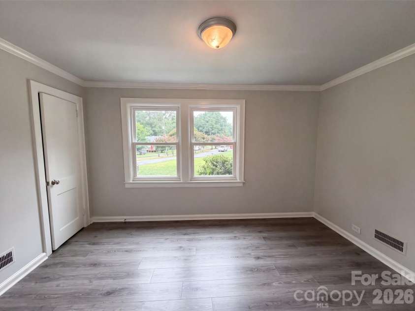 821 Jackson Street, Gastonia, NC 28052.  MLS# CAR4409545, YatesRealty ID 40934. 
