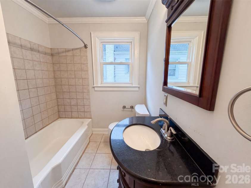 821 Jackson Street, Gastonia, NC 28052.  MLS# CAR4409545, YatesRealty ID 40934. 