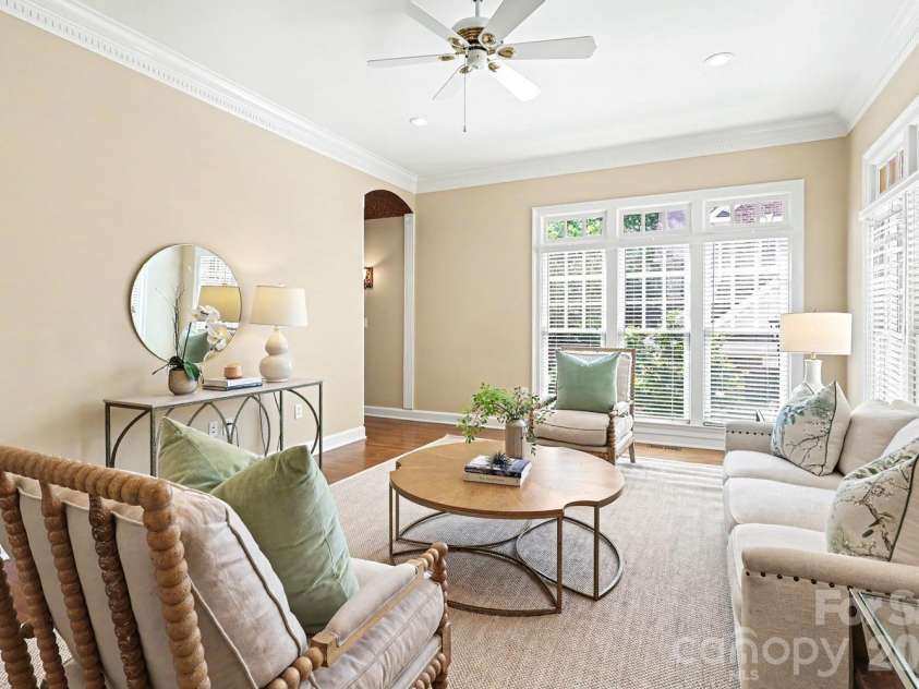1120 Dilworth Crescent Row, Charlotte, NC 28203.  MLS# CAR4396868, YatesRealty ID 40935. 