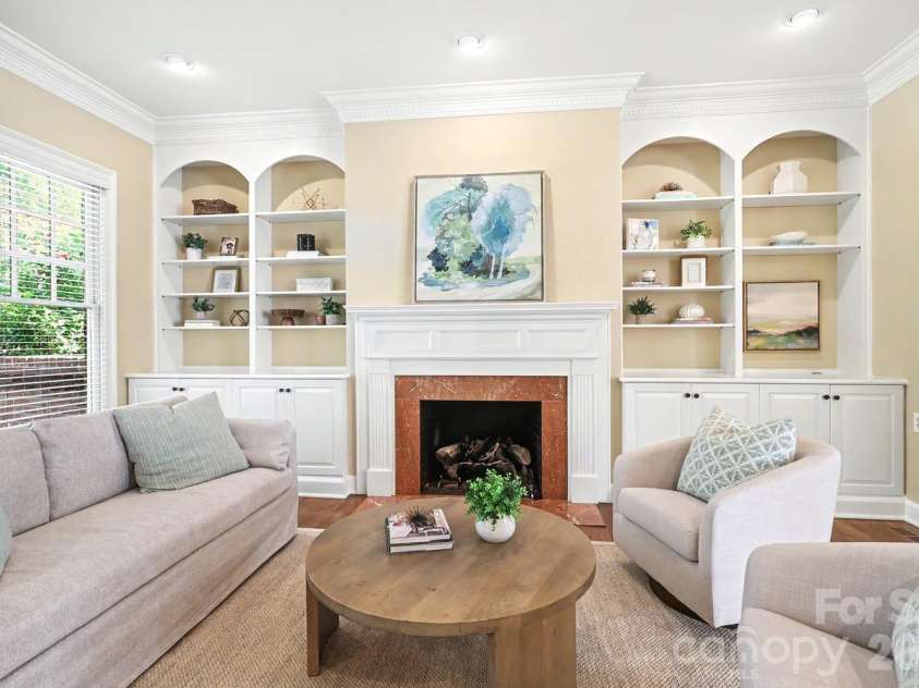 1120 Dilworth Crescent Row, Charlotte, NC 28203.  MLS# CAR4396868, YatesRealty ID 40935. 