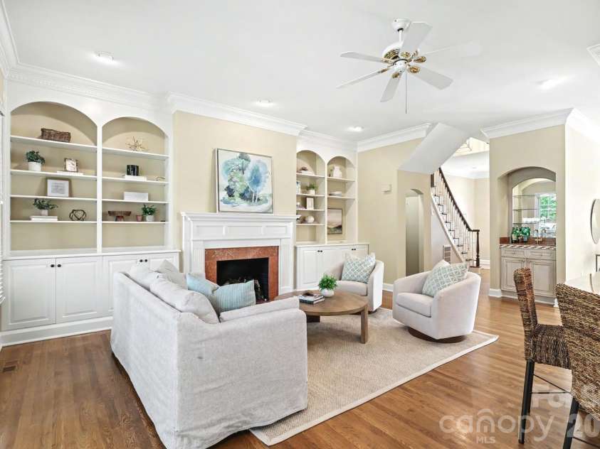 1120 Dilworth Crescent Row, Charlotte, NC 28203.  MLS# CAR4396868, YatesRealty ID 40935. 
