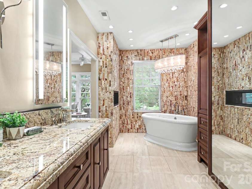 1120 Dilworth Crescent Row, Charlotte, NC 28203.  MLS# CAR4396868, YatesRealty ID 40935. 