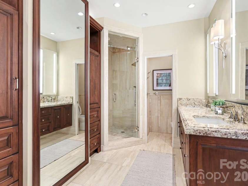 1120 Dilworth Crescent Row, Charlotte, NC 28203.  MLS# CAR4396868, YatesRealty ID 40935. 