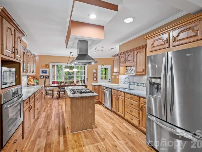 21 Four Oaks Drive, Arden, NC 28704.  MLS# CAR4407060, YatesRealty ID 40936. 