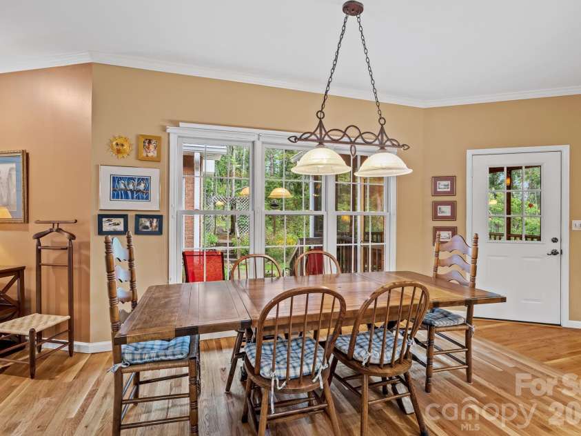 21 Four Oaks Drive, Arden, NC 28704.  MLS# CAR4407060, YatesRealty ID 40936. 