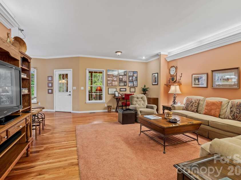 21 Four Oaks Drive, Arden, NC 28704.  MLS# CAR4407060, YatesRealty ID 40936. 