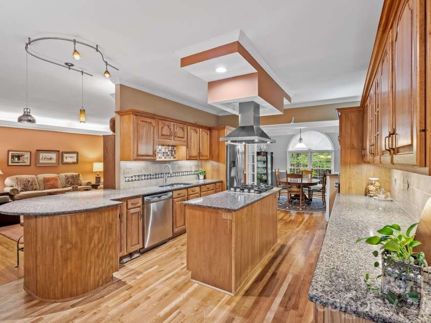 21 Four Oaks Drive, Arden, NC 28704.  MLS# CAR4407060, YatesRealty ID 40936. 