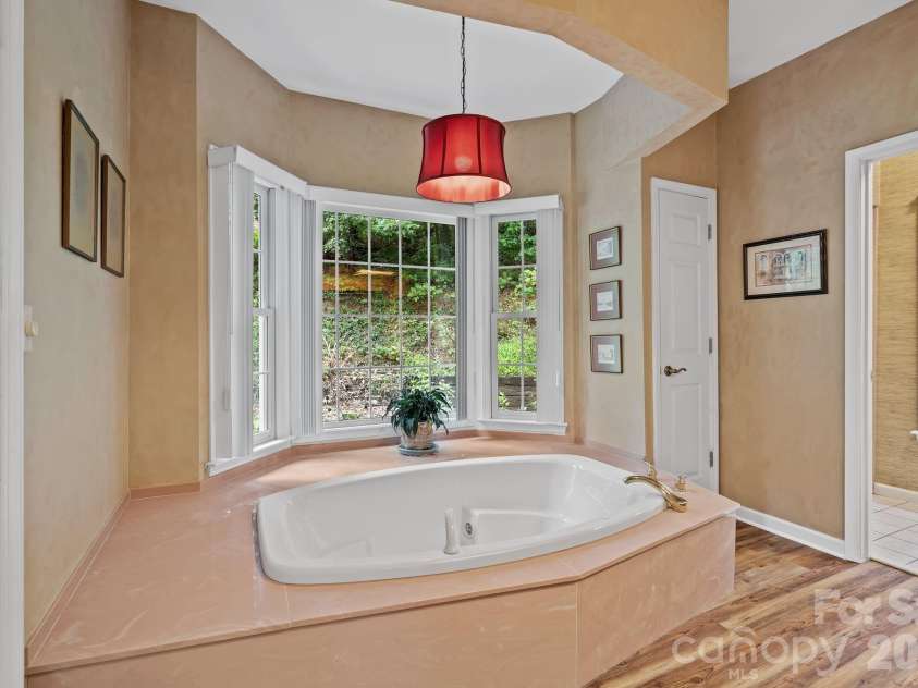 21 Four Oaks Drive, Arden, NC 28704.  MLS# CAR4407060, YatesRealty ID 40936. 