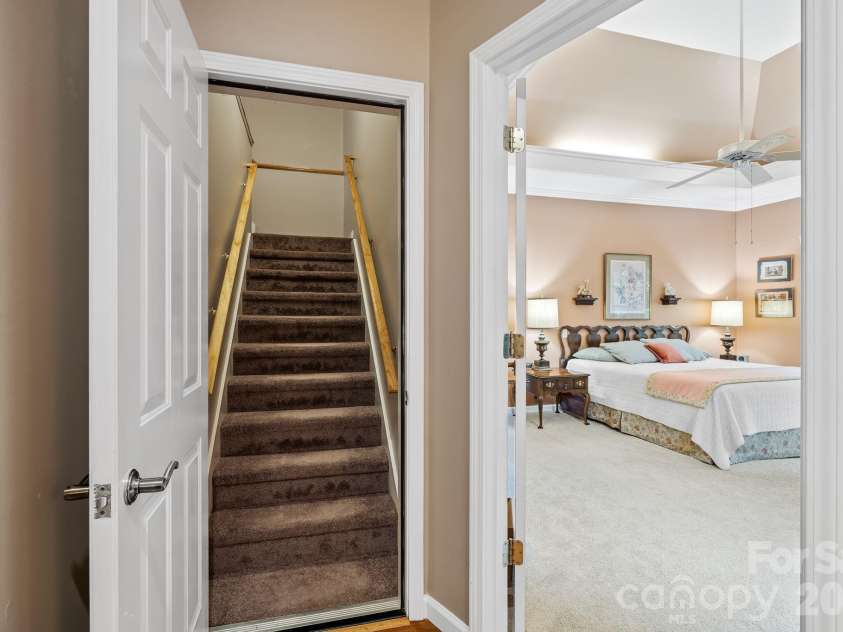 21 Four Oaks Drive, Arden, NC 28704.  MLS# CAR4407060, YatesRealty ID 40936. 
