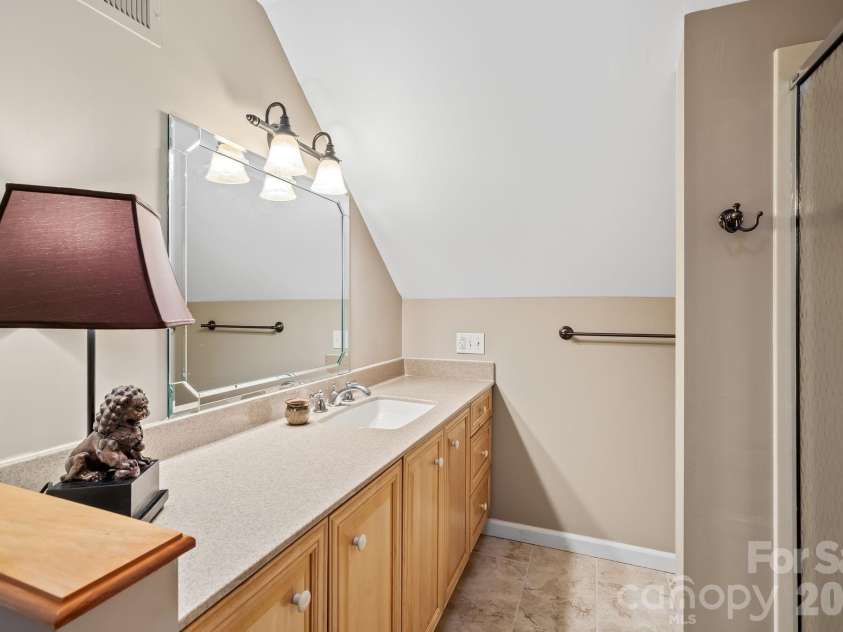 21 Four Oaks Drive, Arden, NC 28704.  MLS# CAR4407060, YatesRealty ID 40936. 