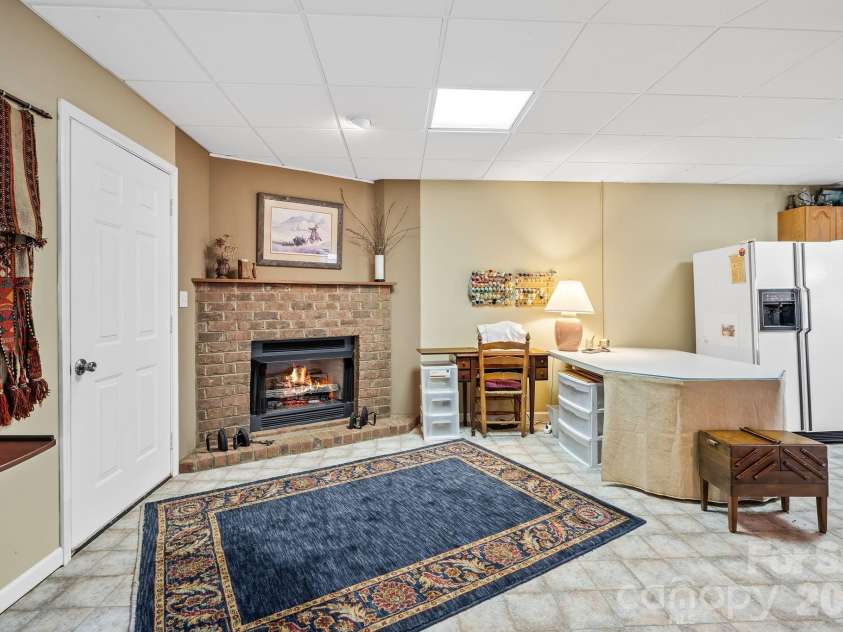 21 Four Oaks Drive, Arden, NC 28704.  MLS# CAR4407060, YatesRealty ID 40936. 