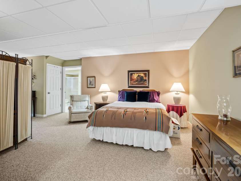 21 Four Oaks Drive, Arden, NC 28704.  MLS# CAR4407060, YatesRealty ID 40936. 