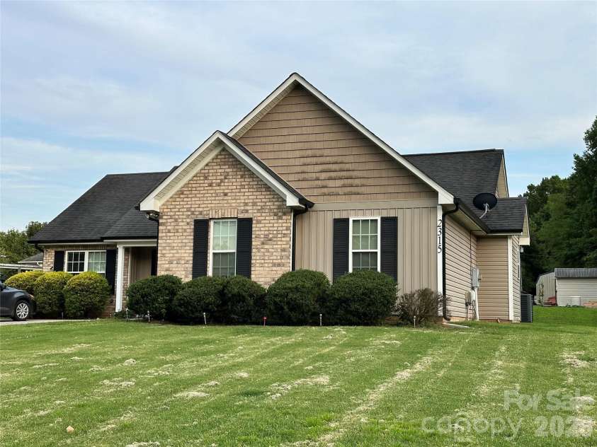 2315 Montford Avenue, Concord, NC 28027.  MLS# CAR4405489, YatesRealty ID 40938. 