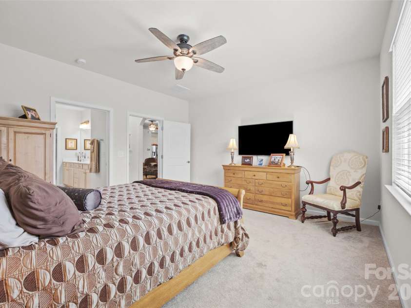 2336 Abundance Lane, Waxhaw, NC 28173.  MLS# CAR4407196, YatesRealty ID 40939. 