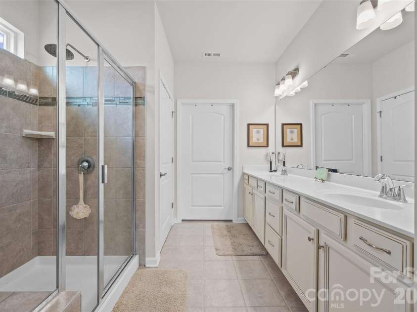 2336 Abundance Lane, Waxhaw, NC 28173.  MLS# CAR4407196, YatesRealty ID 40939. 