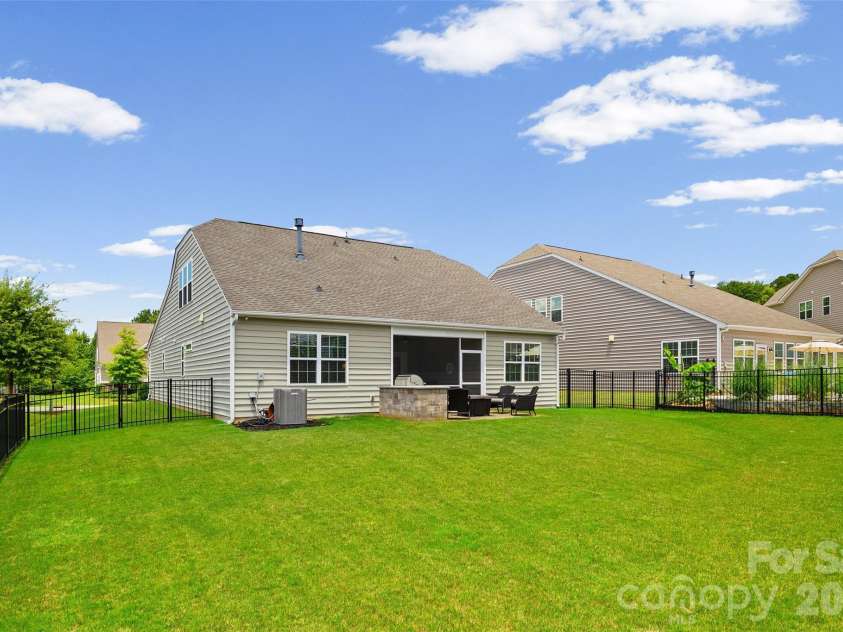 2336 Abundance Lane, Waxhaw, NC 28173.  MLS# CAR4407196, YatesRealty ID 40939. 