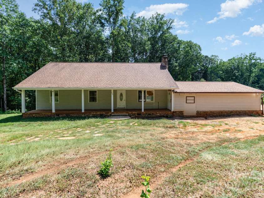 1490 Edisons Bright Way, Newton, NC 28658.  MLS# CAR4287993, YatesRealty ID 4094. 