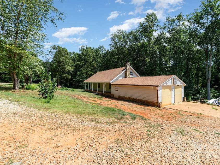 1490 Edisons Bright Way, Newton, NC 28658.  MLS# CAR4287993, YatesRealty ID 4094. 