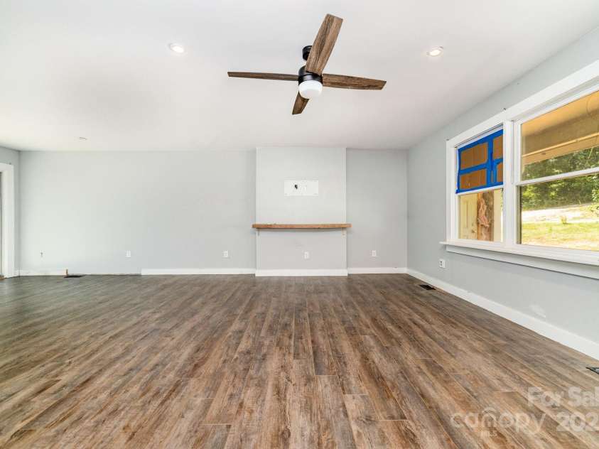 1490 Edisons Bright Way, Newton, NC 28658.  MLS# CAR4287993, YatesRealty ID 4094. 