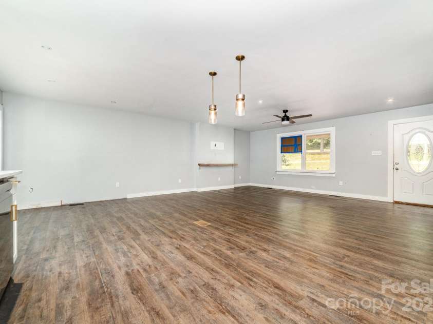 1490 Edisons Bright Way, Newton, NC 28658.  MLS# CAR4287993, YatesRealty ID 4094. 