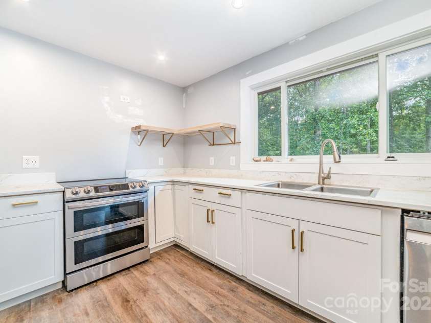 1490 Edisons Bright Way, Newton, NC 28658.  MLS# CAR4287993, YatesRealty ID 4094. 