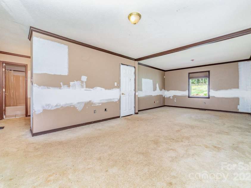 1490 Edisons Bright Way, Newton, NC 28658.  MLS# CAR4287993, YatesRealty ID 4094. 