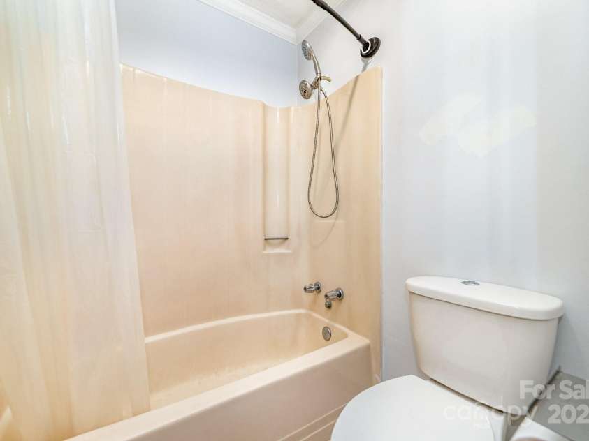 1490 Edisons Bright Way, Newton, NC 28658.  MLS# CAR4287993, YatesRealty ID 4094. 