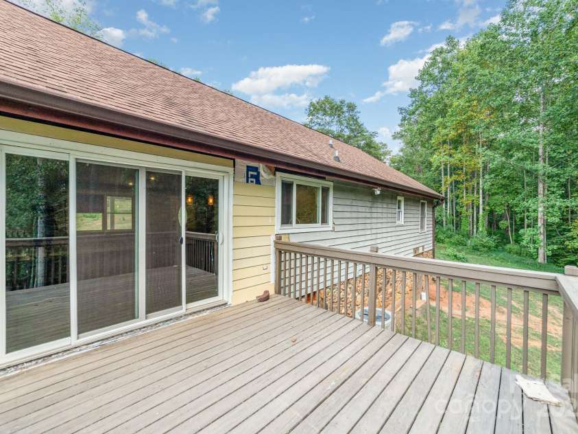 1490 Edisons Bright Way, Newton, NC 28658.  MLS# CAR4287993, YatesRealty ID 4094. 