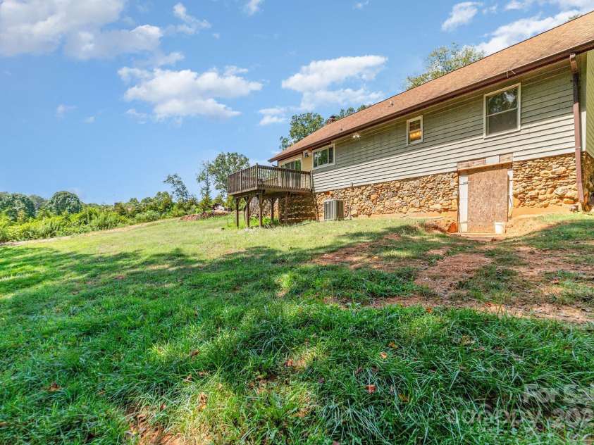 1490 Edisons Bright Way, Newton, NC 28658.  MLS# CAR4287993, YatesRealty ID 4094. 