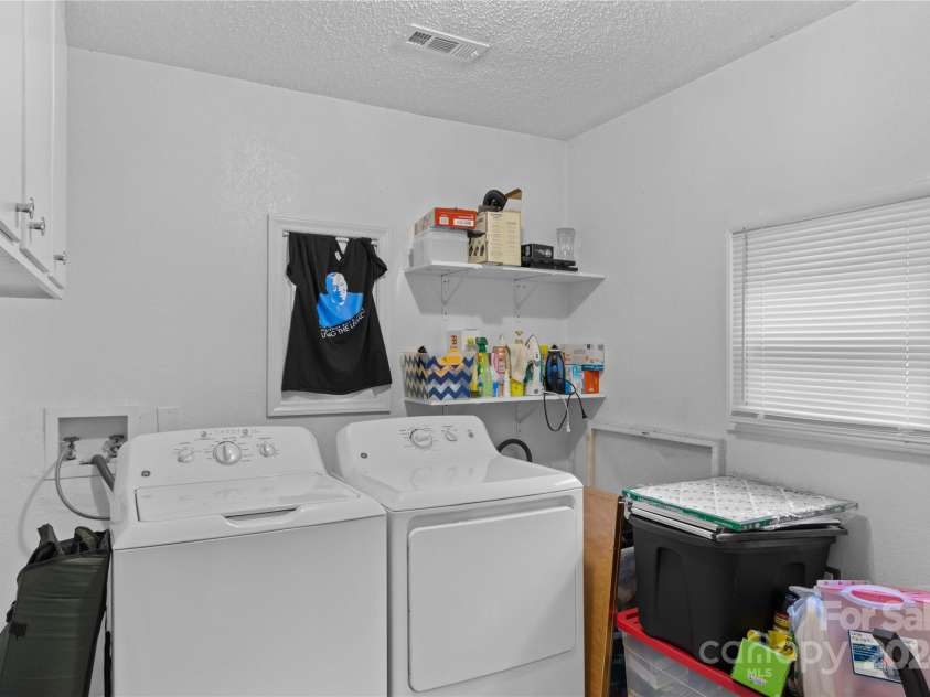 627 Brevard Street, Statesville, NC 28677.  MLS# CAR4197976, YatesRealty ID 4094. 