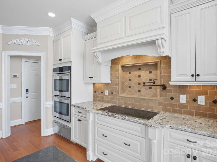8424 Catawba Cove Drive, Belmont, NC 28012.  MLS# CAR4304261, YatesRealty ID 4094. 