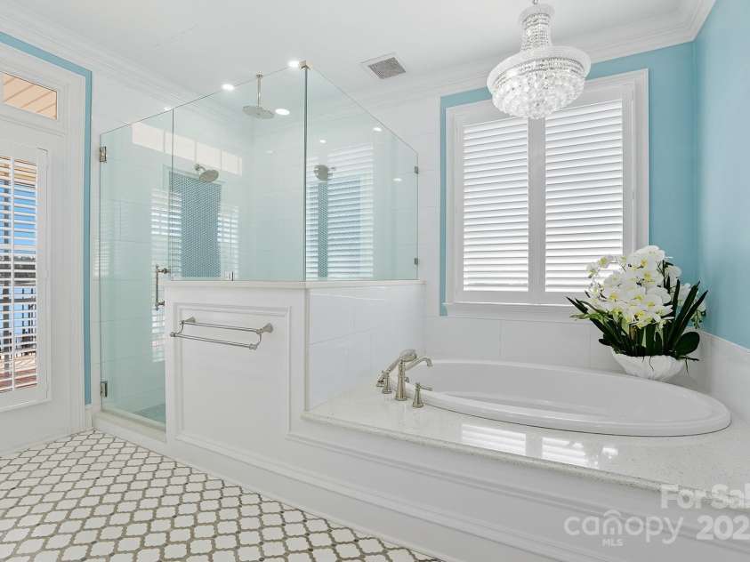 8424 Catawba Cove Drive, Belmont, NC 28012.  MLS# CAR4304261, YatesRealty ID 4094. 