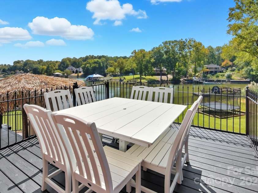 8424 Catawba Cove Drive, Belmont, NC 28012.  MLS# CAR4304261, YatesRealty ID 4094. 
