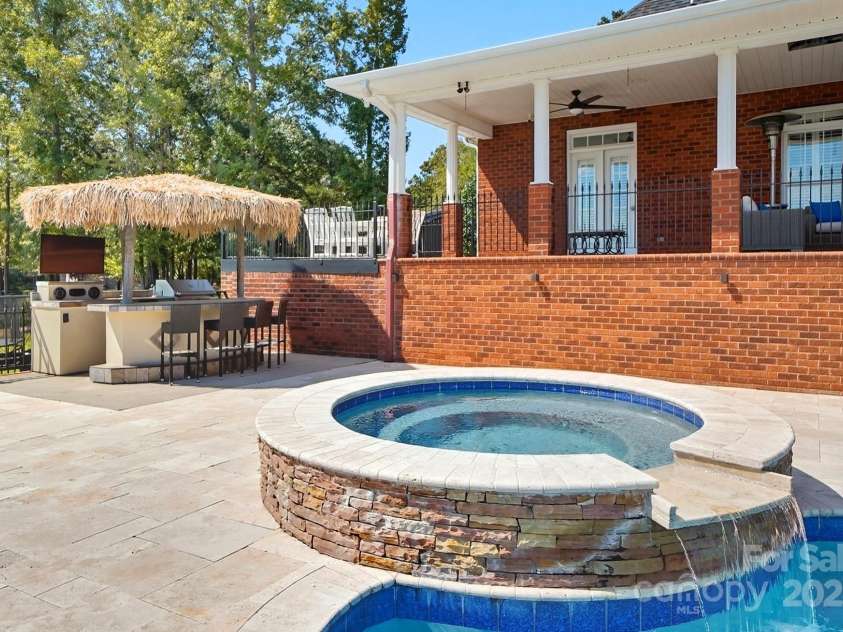 8424 Catawba Cove Drive, Belmont, NC 28012.  MLS# CAR4304261, YatesRealty ID 4094. 