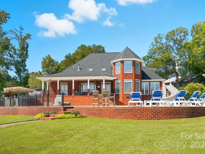 8424 Catawba Cove Drive, Belmont, NC 28012.  MLS# CAR4304261, YatesRealty ID 4094. 