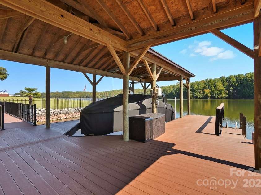 8424 Catawba Cove Drive, Belmont, NC 28012.  MLS# CAR4304261, YatesRealty ID 4094. 