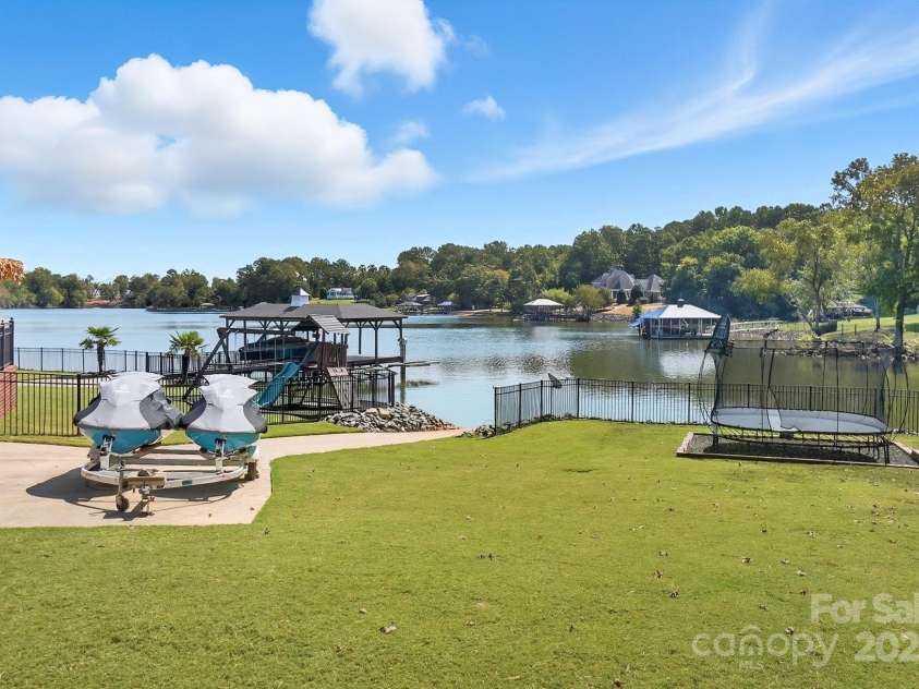 8424 Catawba Cove Drive, Belmont, NC 28012.  MLS# CAR4304261, YatesRealty ID 4094. 