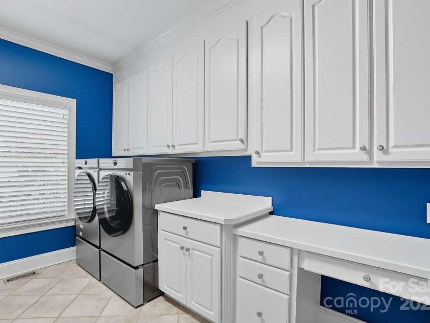 8424 Catawba Cove Drive, Belmont, NC 28012.  MLS# CAR4304261, YatesRealty ID 4094. Spacious laundry room