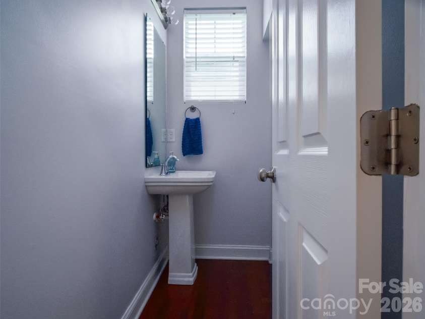 2568 Captains Watch Road, Kannapolis, NC 28083.  MLS# CAR4405919, YatesRealty ID 40940. Bath