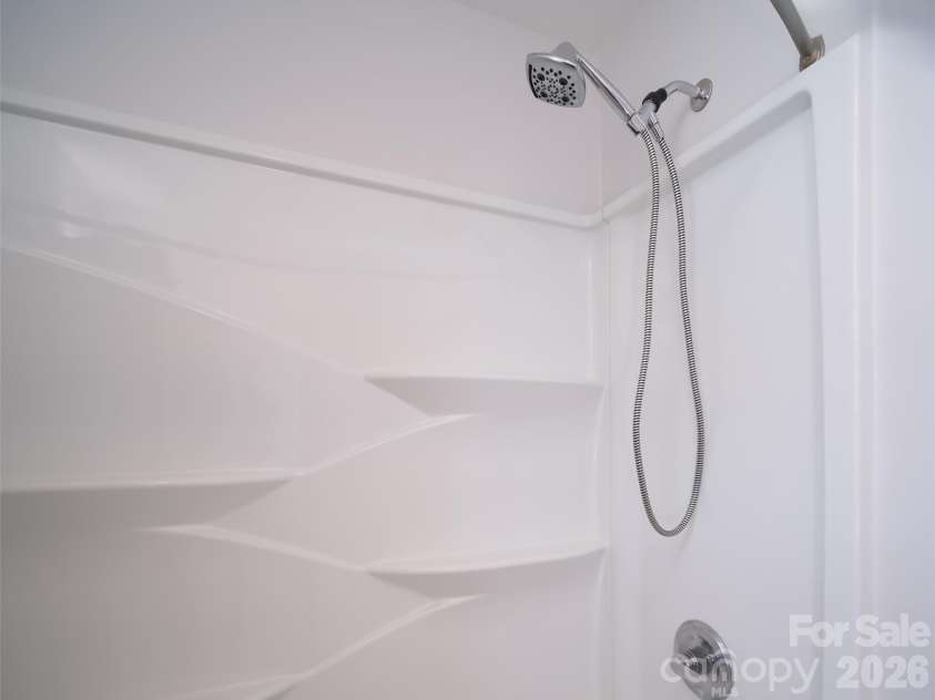 2568 Captains Watch Road, Kannapolis, NC 28083.  MLS# CAR4405919, YatesRealty ID 40940. Bath