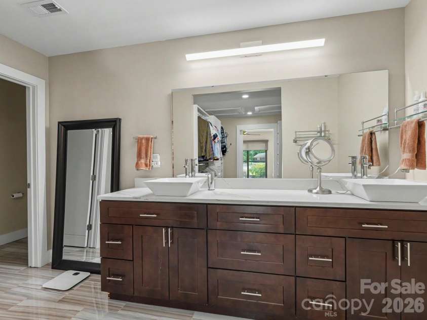 815 Burrage Road, Concord, NC 28025.  MLS# CAR4407856, YatesRealty ID 40942. 