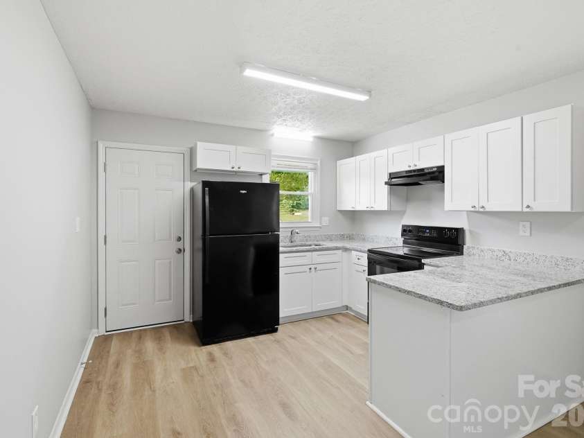 202 Cooke Circle, Kings Mountain, NC 28086.  MLS# CAR4400034, YatesRealty ID 40943. 