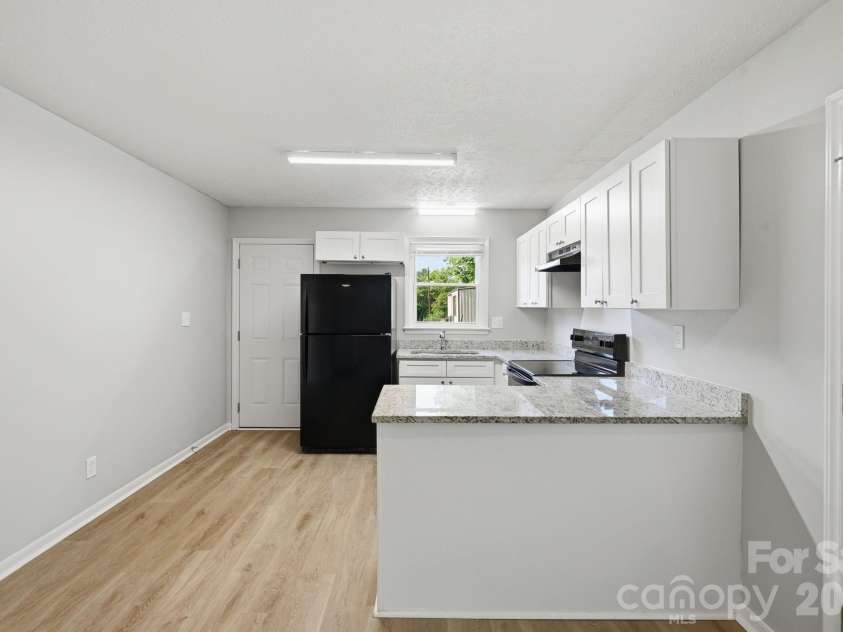202 Cooke Circle, Kings Mountain, NC 28086.  MLS# CAR4400034, YatesRealty ID 40943. 