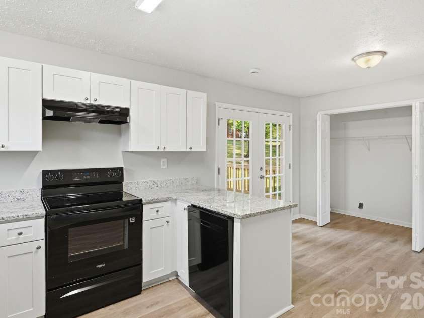 202 Cooke Circle, Kings Mountain, NC 28086.  MLS# CAR4400034, YatesRealty ID 40943. 