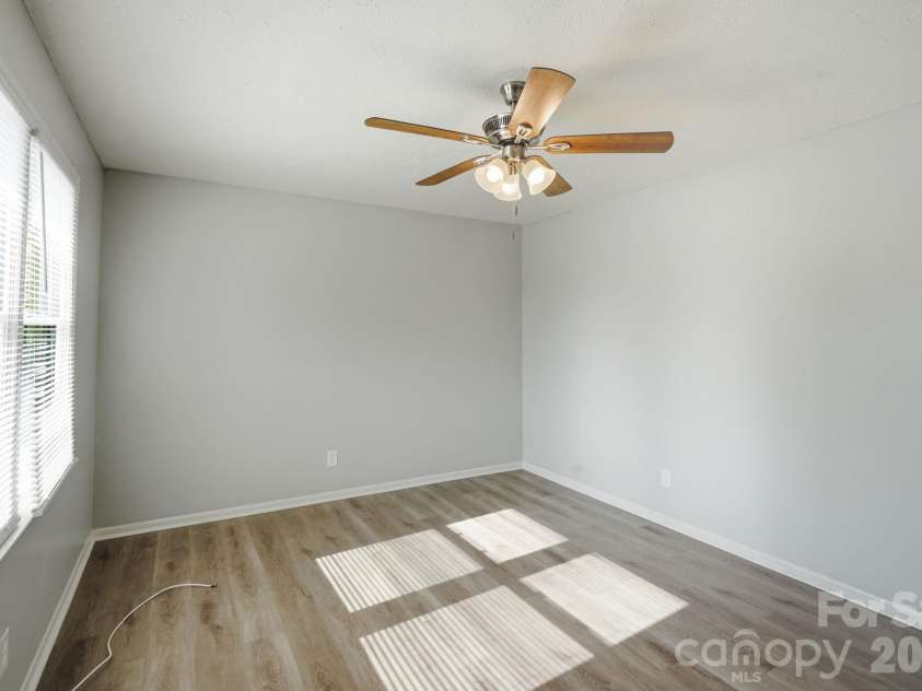 202 Cooke Circle, Kings Mountain, NC 28086.  MLS# CAR4400034, YatesRealty ID 40943. 