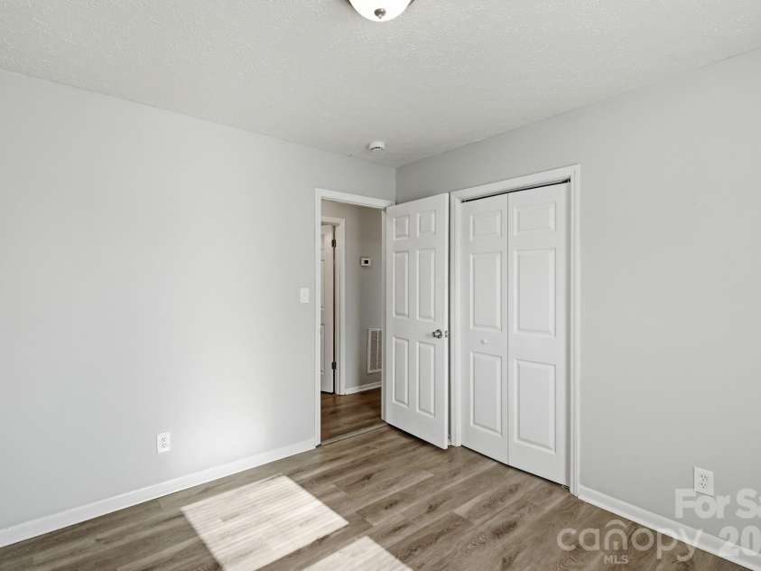 202 Cooke Circle, Kings Mountain, NC 28086.  MLS# CAR4400034, YatesRealty ID 40943. 