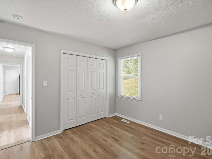 202 Cooke Circle, Kings Mountain, NC 28086.  MLS# CAR4400034, YatesRealty ID 40943. 