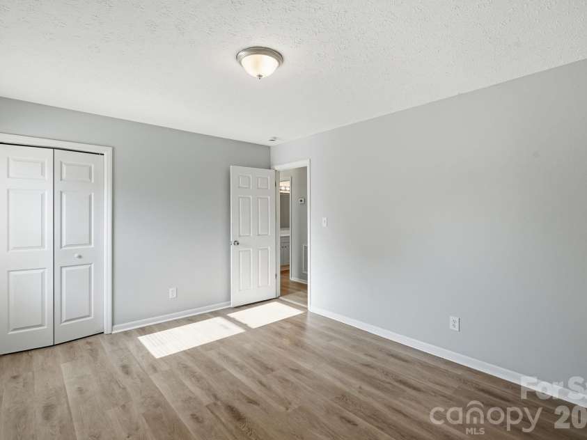 202 Cooke Circle, Kings Mountain, NC 28086.  MLS# CAR4400034, YatesRealty ID 40943. 