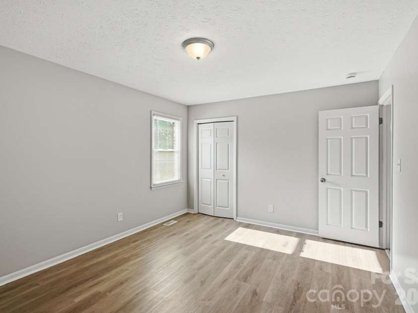 202 Cooke Circle, Kings Mountain, NC 28086.  MLS# CAR4400034, YatesRealty ID 40943. 
